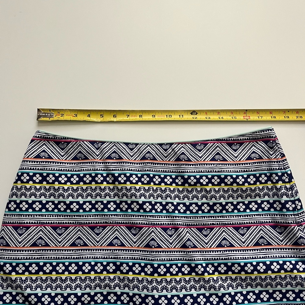 Vineyard Vines Patterned Performance Skort -Size … - image 4